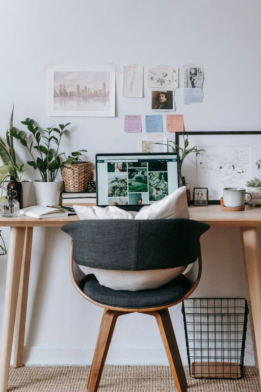 How to Create a Cozy and Functional Home Office Space